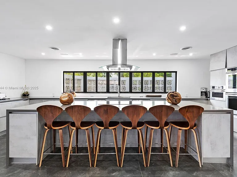4322 Polk St — Photo 8