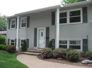 4111 Robinhood Ter, Midland, MI 48642