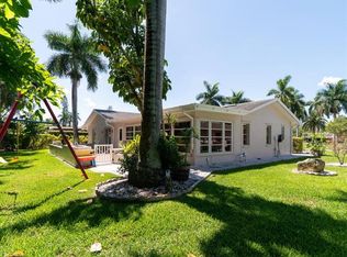 4637 Lakewood Blvd, Naples, FL 34112