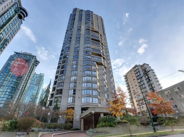 738 Broughton St #701, Vancouver, BC V6G 3A7