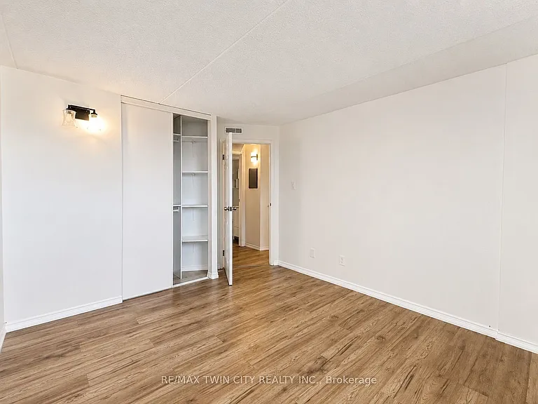 266 Overlea Dr #402 — Photo 9