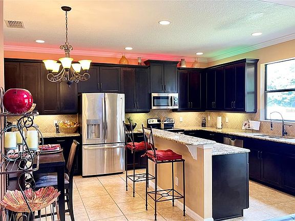 4th image of 2910 Orangebud Dr