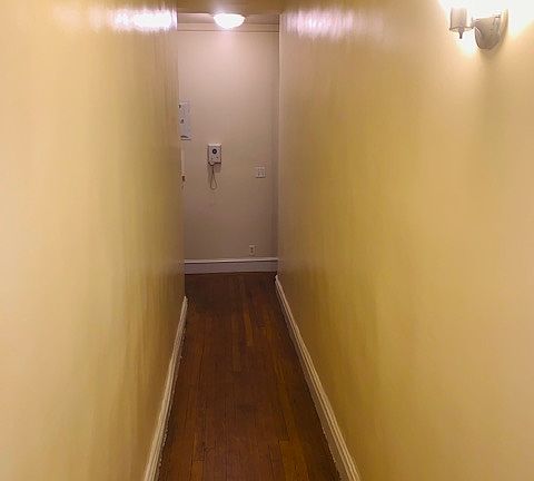 3rd image of 325 W 77th St #Dd1