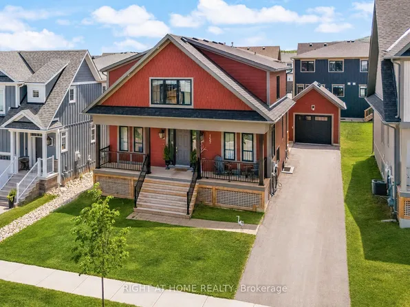 157 Courtland St, The Blue Mountains, ON L9Y 5L7