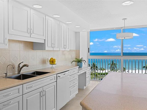 3rd image of 4041 Gulf Shore BLVD N #603