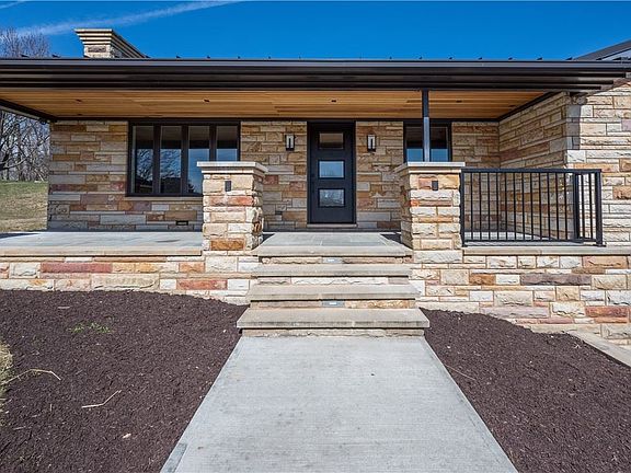 2nd image of 200 Clubview Dr