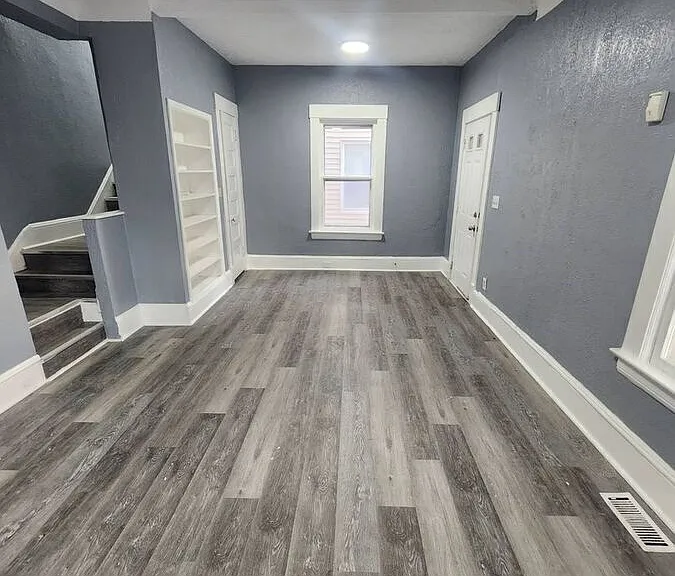 10615 Tacoma Ave — Photo 7