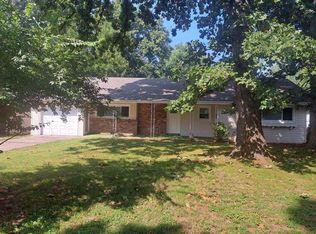 1035 S Gelven Ave, Springfield, MO 65804