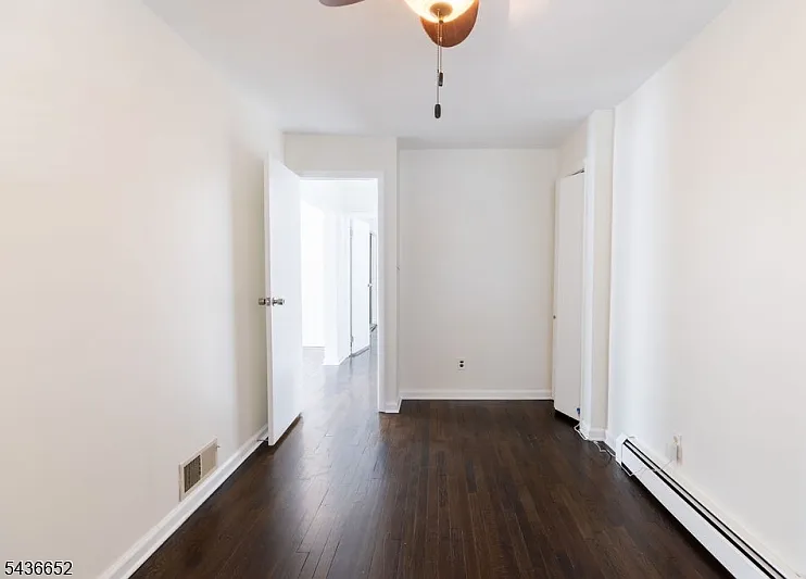 210 Globe Ave — Photo 13