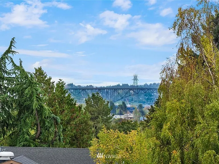 672 W Emerson St — Photo 17