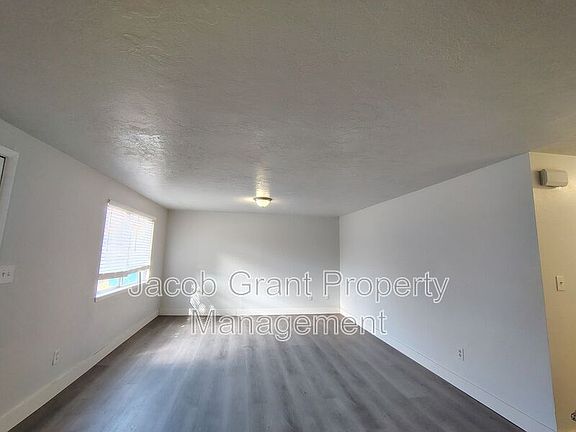 2nd image of 3844 Jason Ave APT A