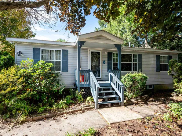 16 Lilac Lane, Belmont, NH 03220