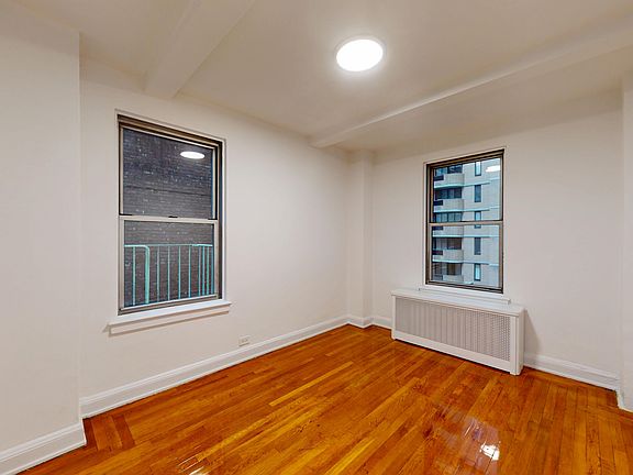 5th image of 301 E 38th St APT 5H