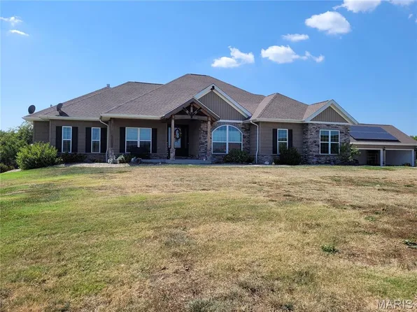 10359 Bounds Rd, Shipman, IL 62685