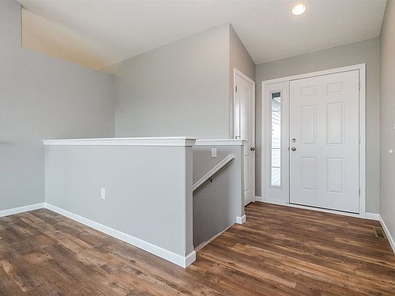 3rd image of 785 Paine St