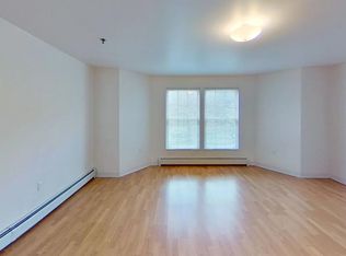 330 College St #336, Amherst, MA 01002