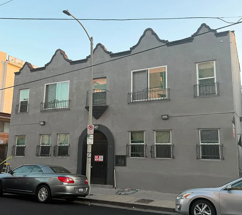 4234 Montclair St