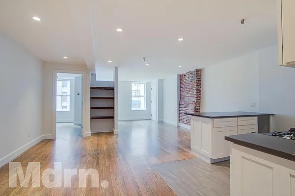 Rented by Mdrn Residential | media 36