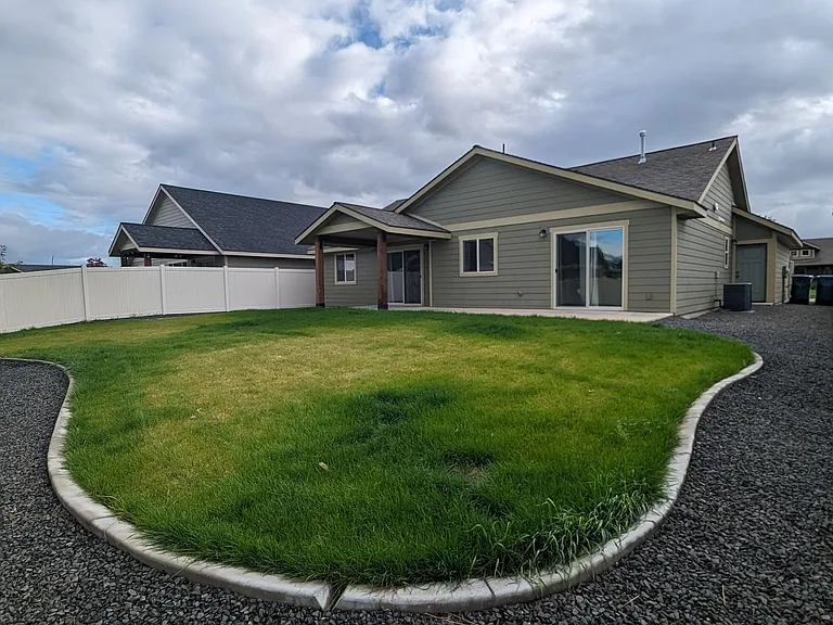 2537 N Lehigh Ct — Photo 18