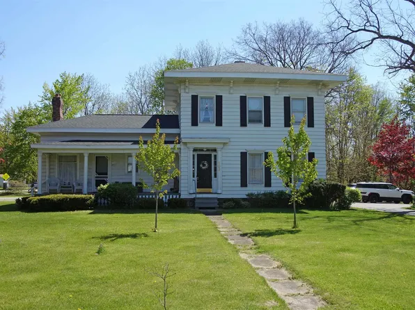 103 S Main St, Chesaning, MI 48616