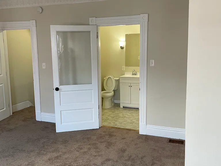 624 Edmond St — Photo 3