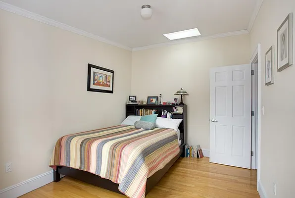 Sold by Brooklyn Bridge | media 2