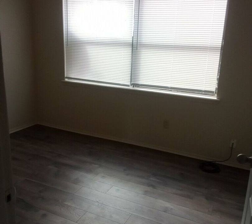 1st image of 609 W Calle Sur St