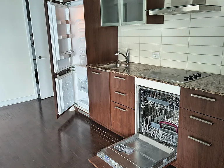 12 York St #1104 — Photo 6
