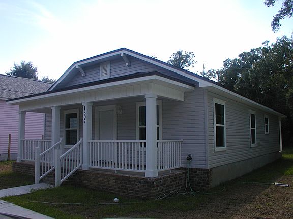 2nd image of 1307 Dr Mlk Jr Dr