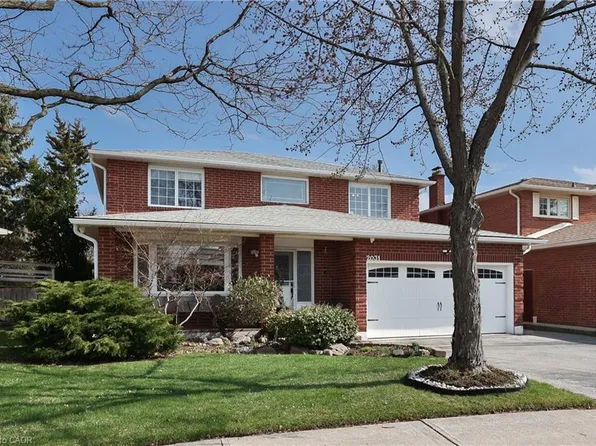 2031 Pen St, Oakville, ON L6H 3L2