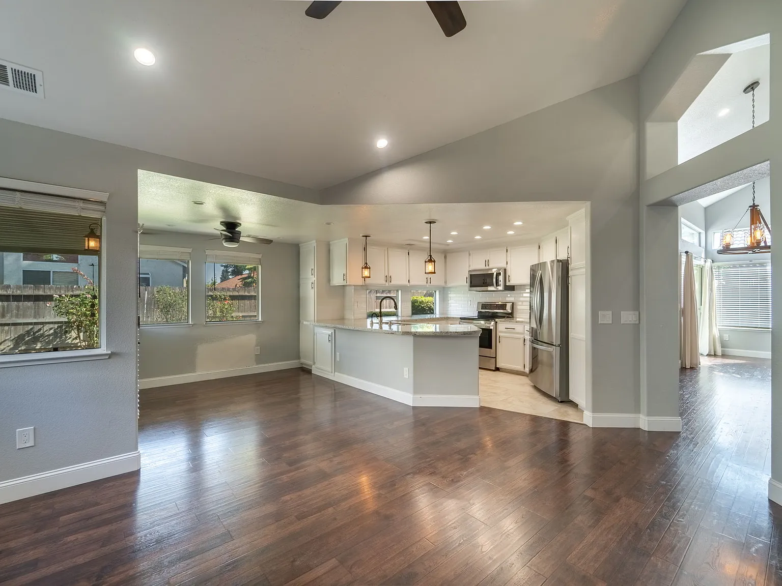 3 bed, 1749 sqft, $2,900 — Photo 1