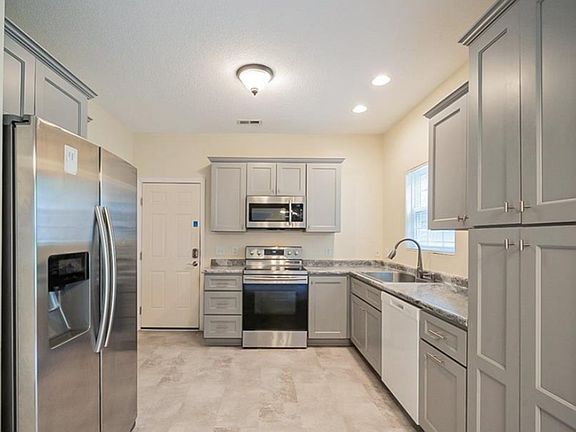 3rd image of 1048 Wyndfall Dr