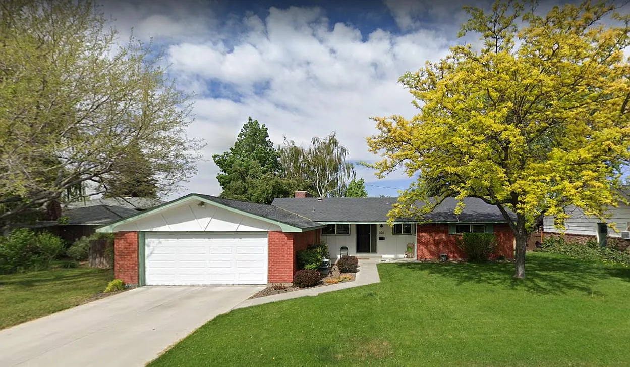 930 Ferris Ln photo 1