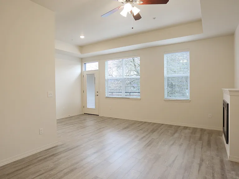 7180 N Leavitt Ave — Photo 23