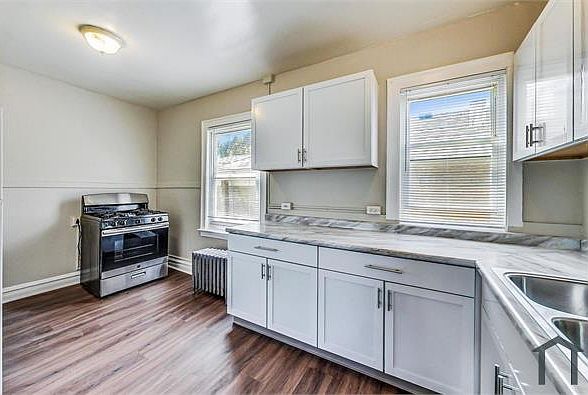 1st image of 1921 Grey Ave #2