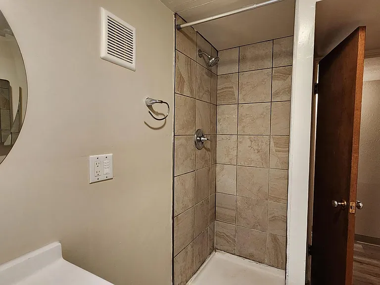 416 Evans Ave #B — Photo 10