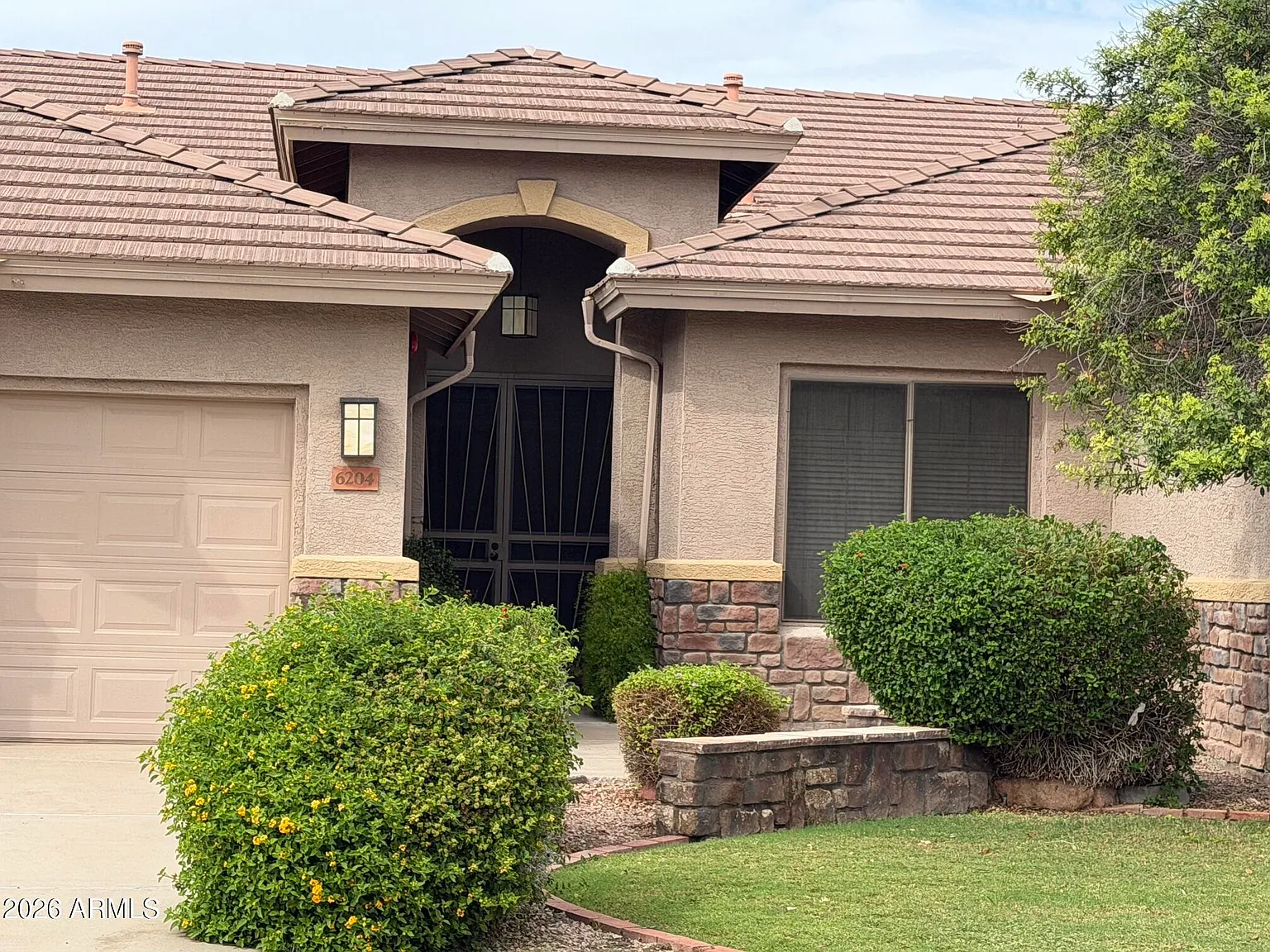 6 bed, 3.5 bath, 2966 sqft, $8,000 — Photo 2