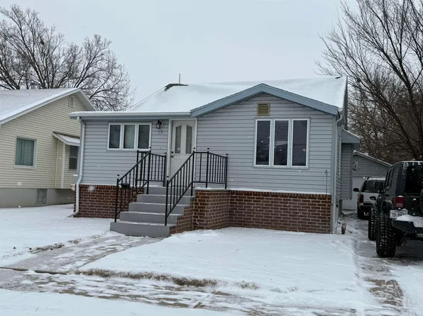 19 S ELM ST, North Platte, NE 69101