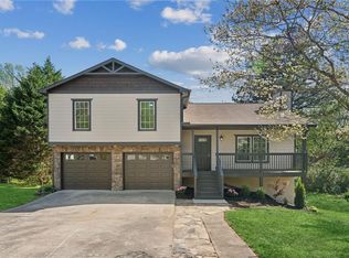 1482 Derby Downs Dr, Lawrenceville, GA 30043