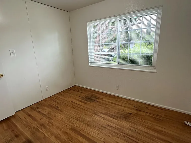 707 N Villa Ave — Photo 12