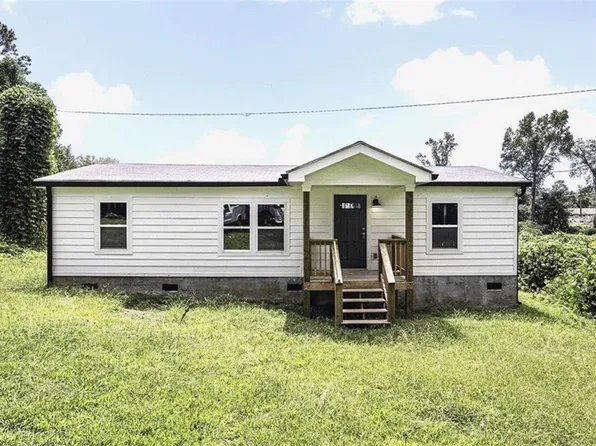 314 Pine Cir, Bowdon, GA 30108