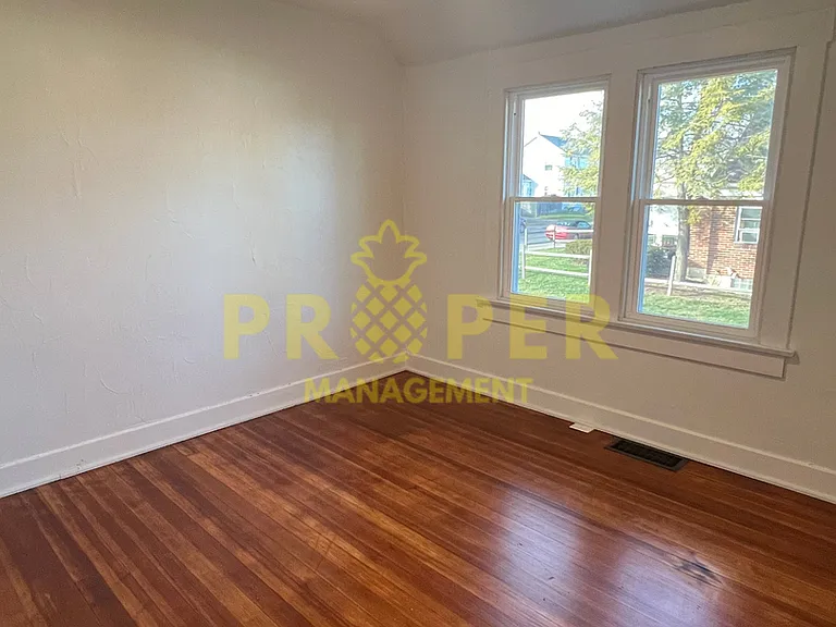 2128 Ravenwood Ave — Photo 8