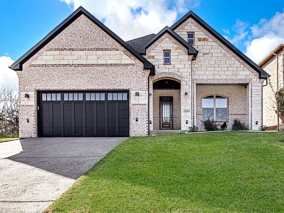 1st image of 2820 Fountain View Blvd
