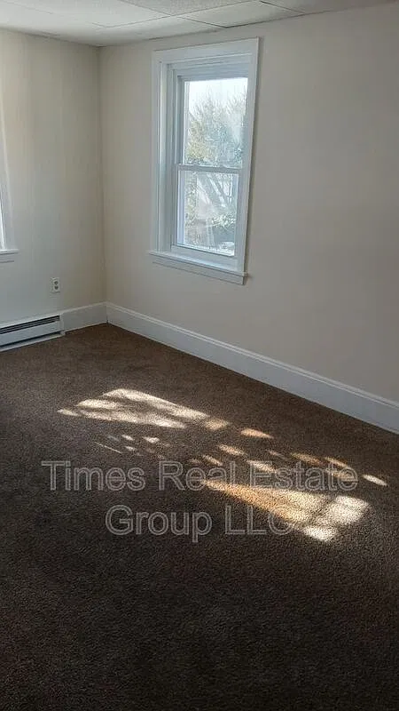 2 bed, 1.0 bath, $1,200 — Photo 3