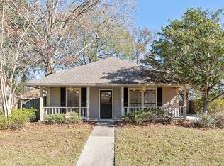 4047 Country View Dr, Baton Rouge, LA 70816