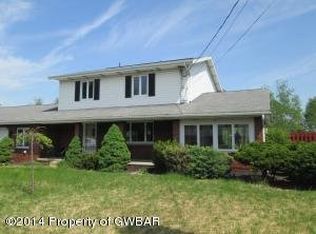 130 Cedarwood Dr, Wilkes Barre, PA