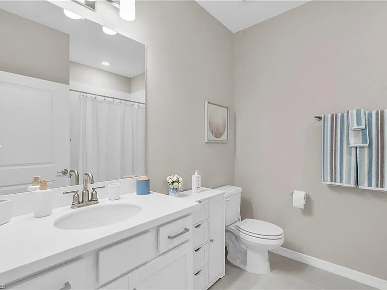 11811 Venetian Lagoon Dr #202 — Photo 25