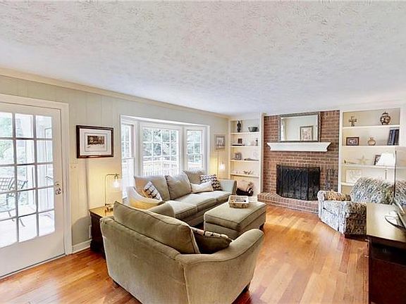 4th image of 4091 Primrose Ln