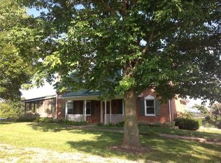 33 Forest Hills Dr, Washington, MO 63090