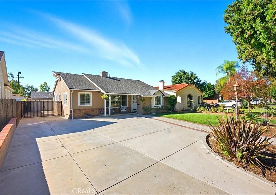 1st image of 224 E La Deney Dr